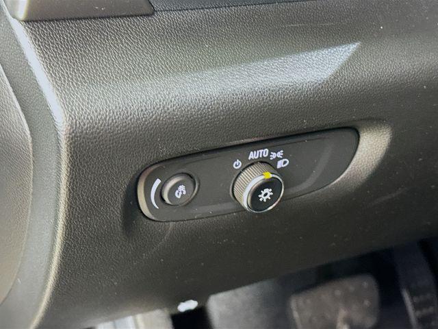 used 2023 Chevrolet Traverse car, priced at $28,000