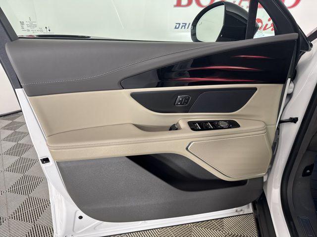 new 2025 Lincoln Nautilus car, priced at $50,816