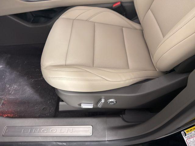 new 2025 Lincoln Nautilus car, priced at $50,126