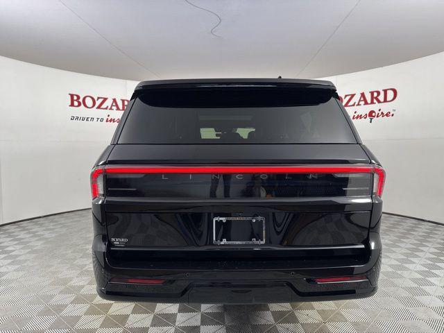 new 2025 Lincoln Navigator car, priced at $122,835