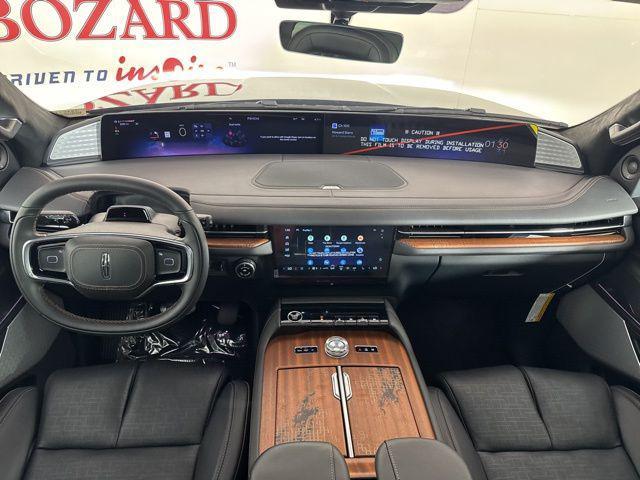 new 2025 Lincoln Navigator car, priced at $122,835
