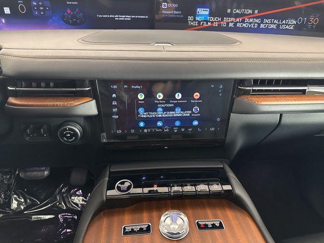 new 2025 Lincoln Navigator car, priced at $122,835