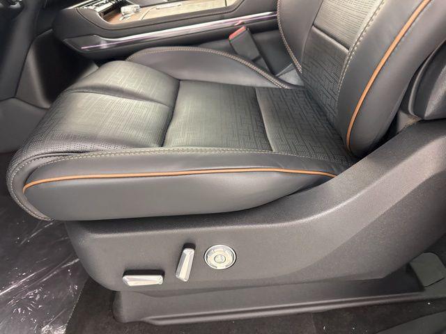new 2025 Lincoln Navigator car, priced at $122,835