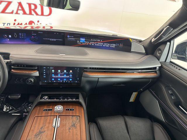 new 2025 Lincoln Navigator car, priced at $122,835