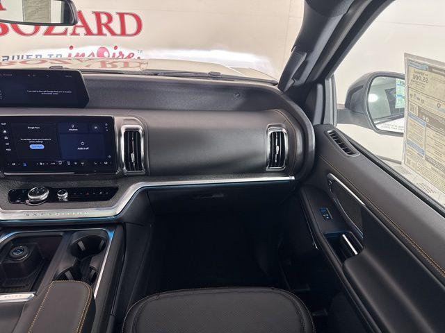 new 2025 Ford Expedition car, priced at $82,398
