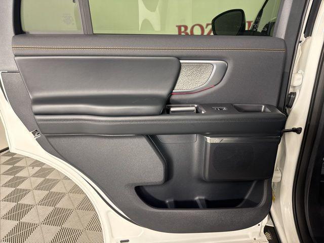 new 2025 Ford Expedition car, priced at $82,398