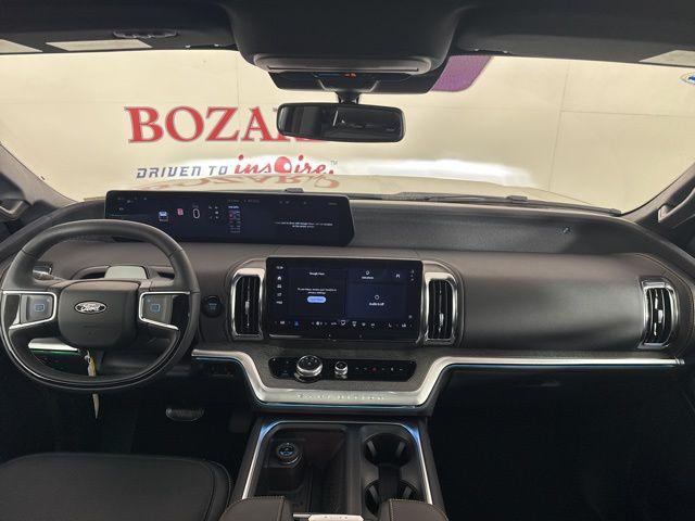 new 2025 Ford Expedition car, priced at $82,398