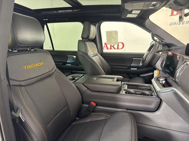 new 2025 Ford Expedition car, priced at $82,398