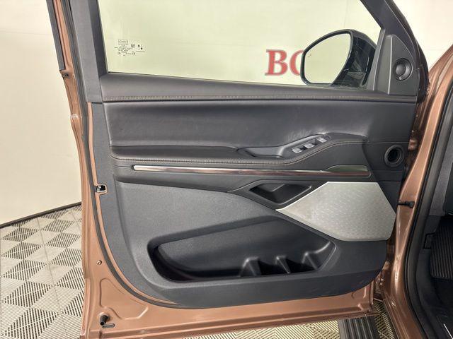 new 2025 Lincoln Navigator car, priced at $123,435