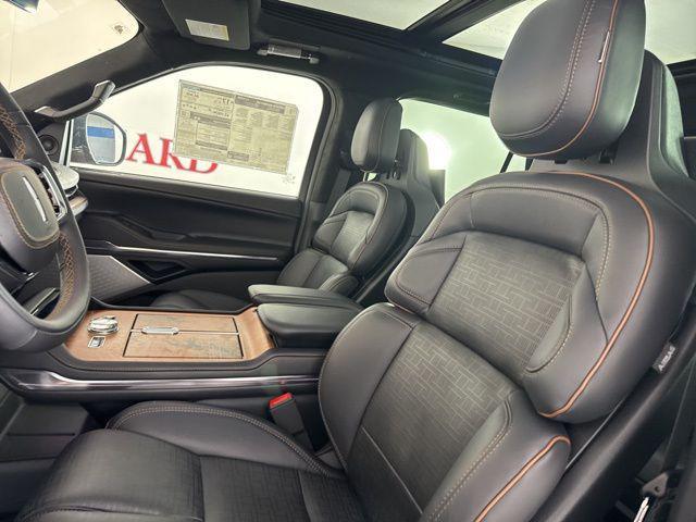 new 2025 Lincoln Navigator car, priced at $123,435