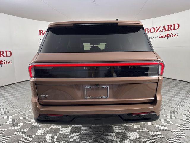 new 2025 Lincoln Navigator car, priced at $123,435