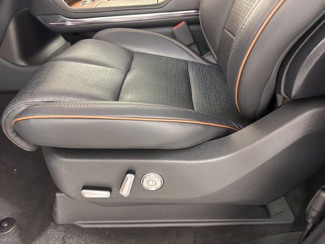 new 2025 Lincoln Navigator car, priced at $123,435