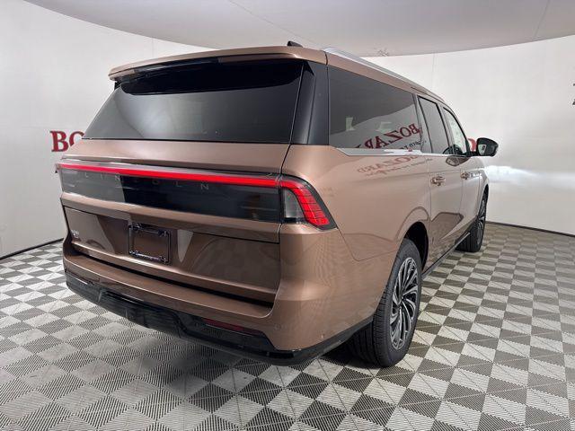 new 2025 Lincoln Navigator car, priced at $123,435