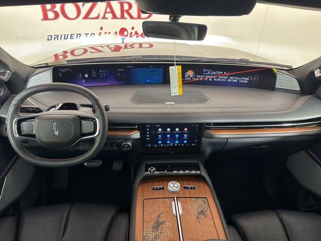new 2025 Lincoln Navigator car, priced at $123,435