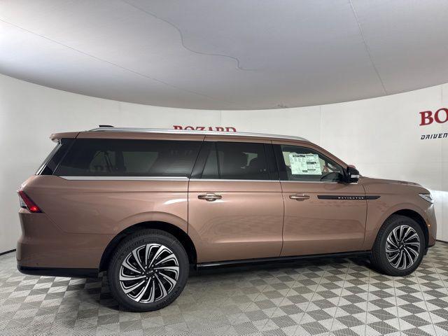 new 2025 Lincoln Navigator car, priced at $123,435