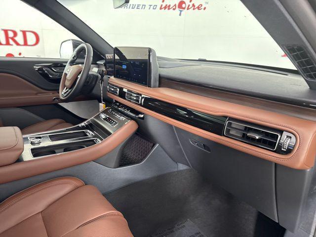 new 2025 Lincoln Aviator car, priced at $65,320