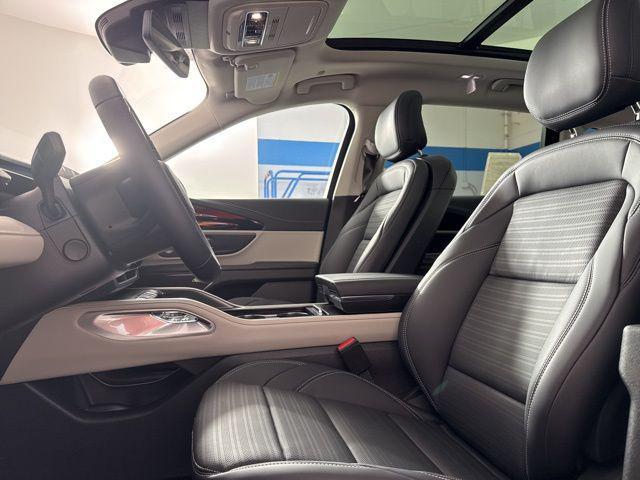new 2025 Lincoln Nautilus car, priced at $54,321