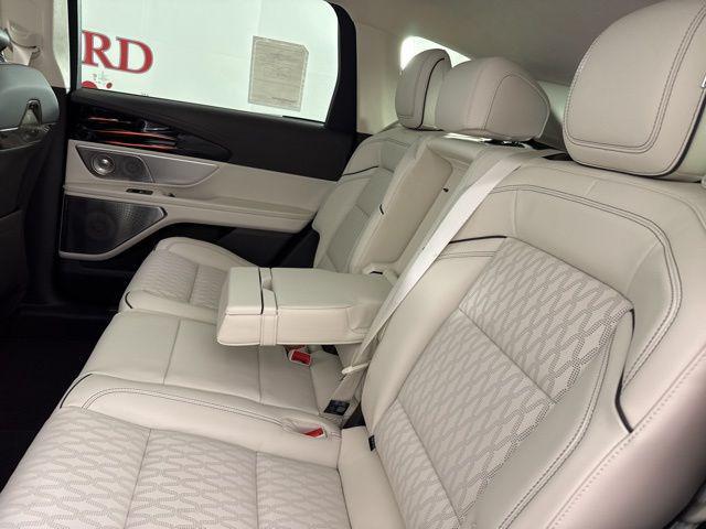 new 2025 Lincoln Nautilus car, priced at $77,645