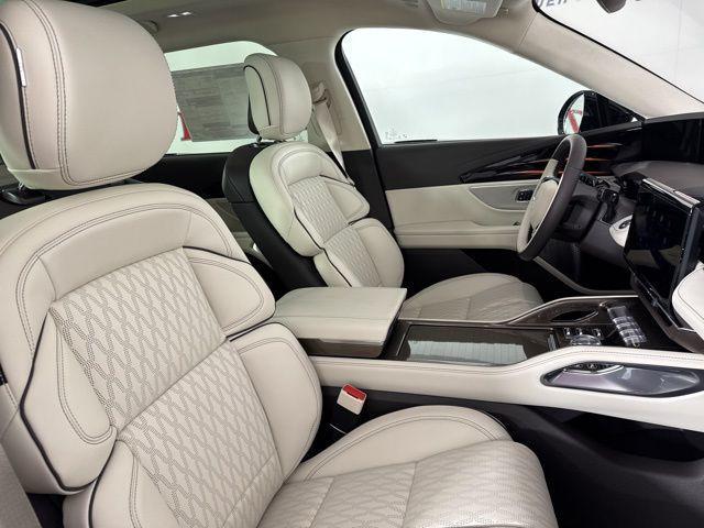 new 2025 Lincoln Nautilus car, priced at $77,645