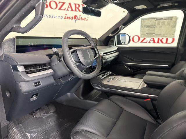 new 2025 Lincoln Navigator car, priced at $109,060