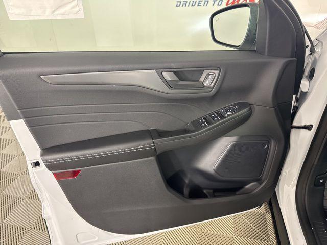 new 2025 Ford Escape car, priced at $25,357