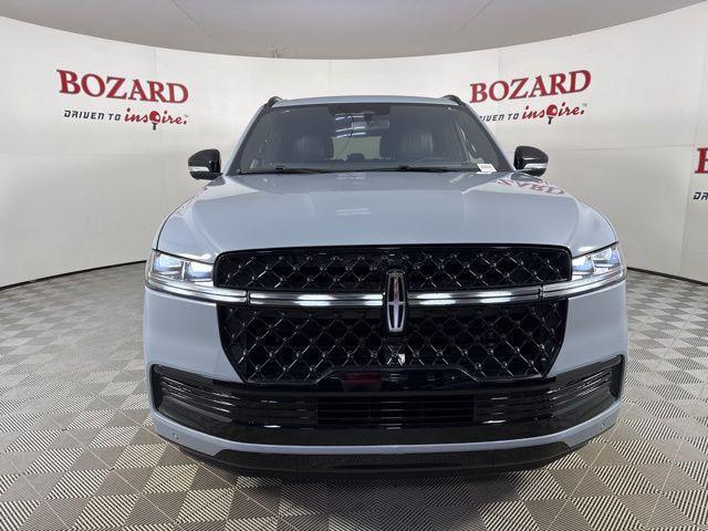 new 2025 Lincoln Navigator car, priced at $102,182