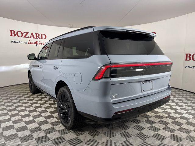 new 2025 Lincoln Navigator car, priced at $102,182