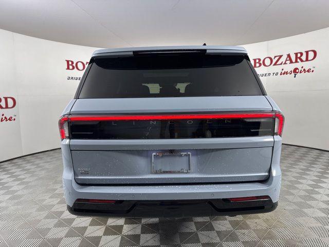 new 2025 Lincoln Navigator car, priced at $102,182