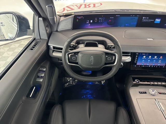 new 2025 Lincoln Navigator car, priced at $102,182