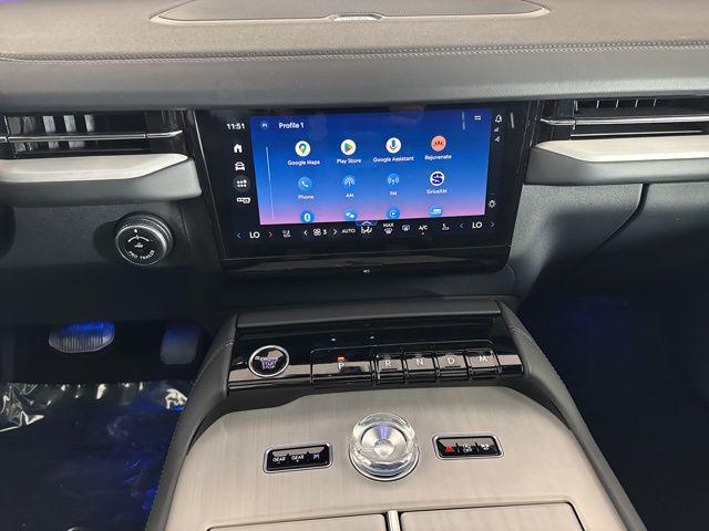 new 2025 Lincoln Navigator car, priced at $102,182
