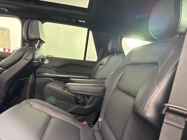new 2025 Lincoln Navigator car, priced at $102,182