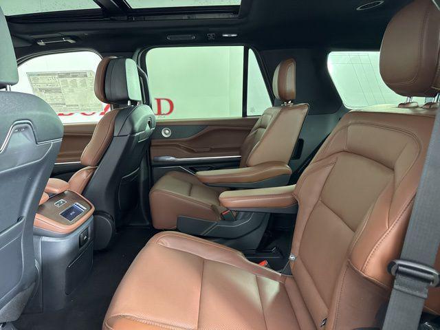 new 2025 Lincoln Navigator car, priced at $101,990