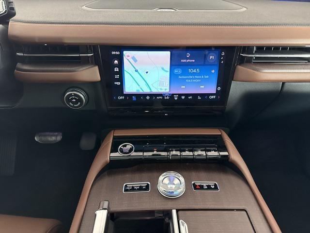 new 2025 Lincoln Navigator car, priced at $101,990