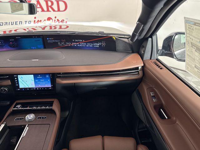 new 2025 Lincoln Navigator car, priced at $101,990