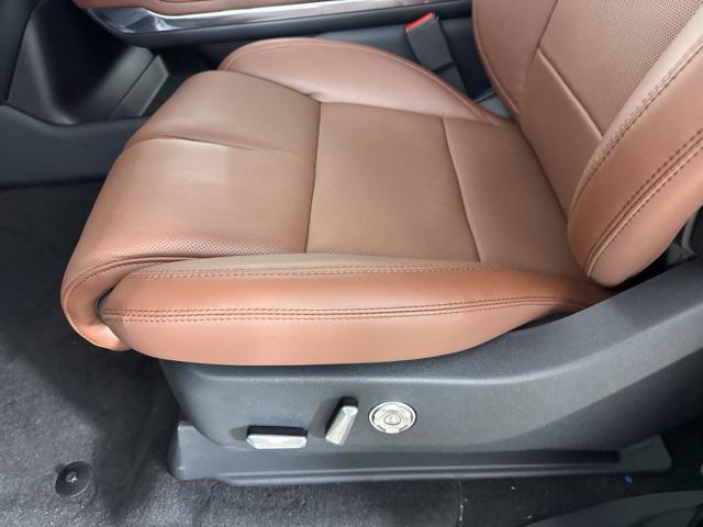 new 2025 Lincoln Navigator car, priced at $101,990