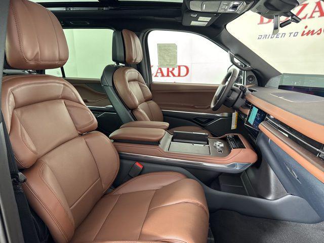 new 2025 Lincoln Navigator car, priced at $101,990