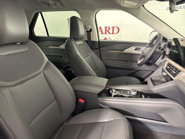new 2025 Ford Explorer car, priced at $44,100