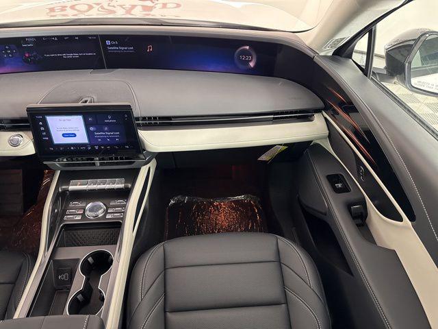 new 2025 Lincoln Nautilus car, priced at $48,976