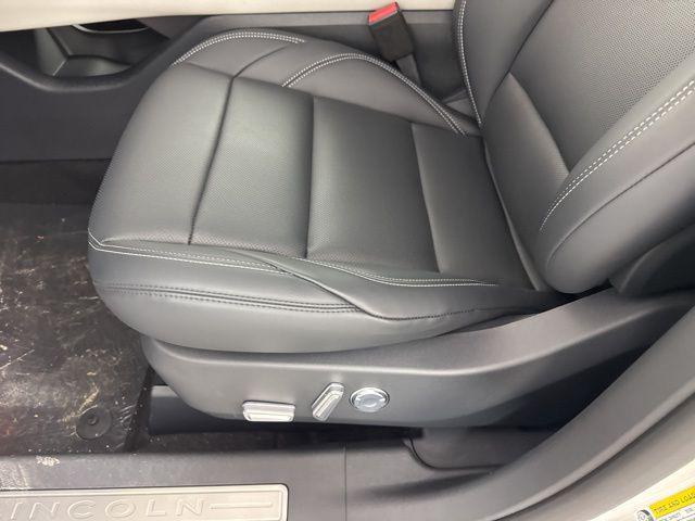 new 2025 Lincoln Nautilus car, priced at $48,976