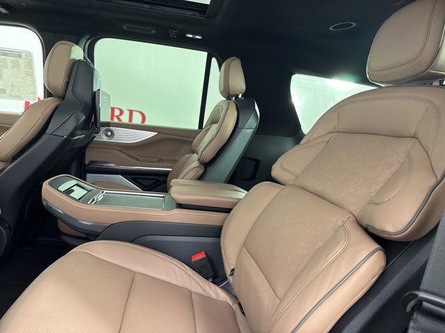 new 2025 Lincoln Navigator car, priced at $118,435