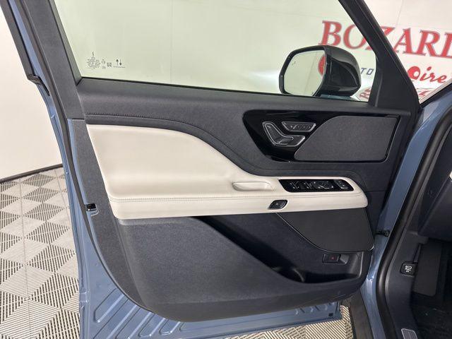 new 2025 Lincoln Aviator car, priced at $59,270