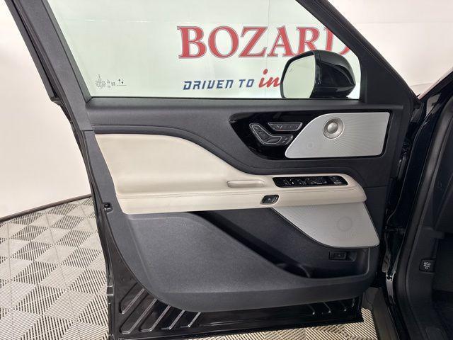 new 2025 Lincoln Aviator car, priced at $69,658
