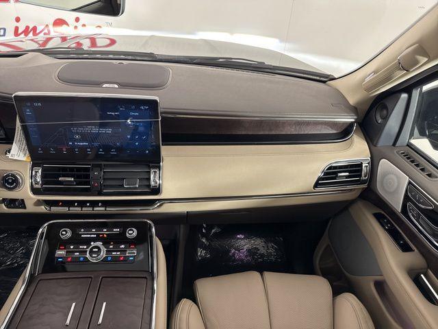 new 2024 Lincoln Navigator car, priced at $89,270