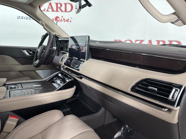 new 2024 Lincoln Navigator car, priced at $89,270