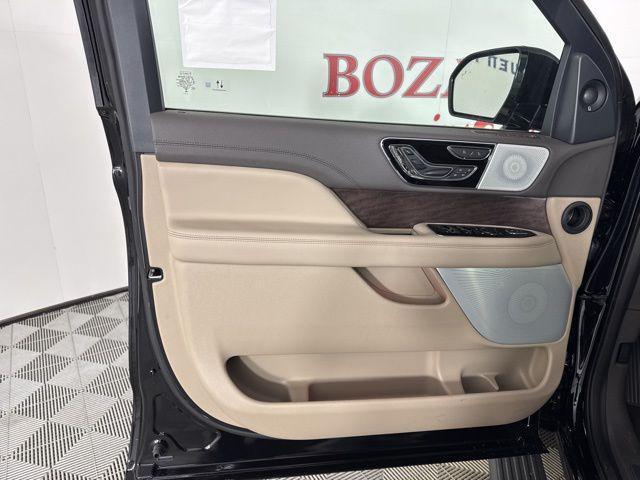 new 2024 Lincoln Navigator car, priced at $89,270