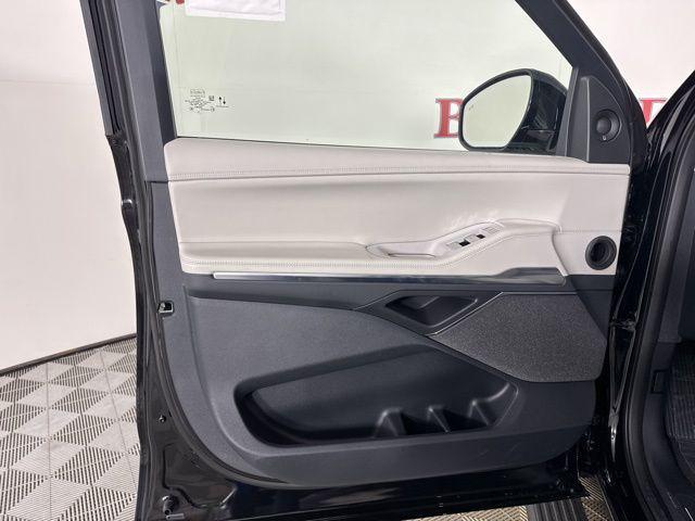 new 2025 Lincoln Navigator car, priced at $100,973