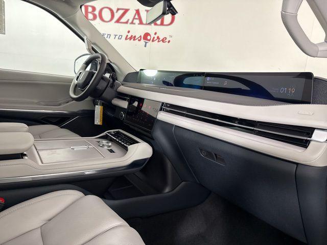 new 2025 Lincoln Navigator car, priced at $100,973