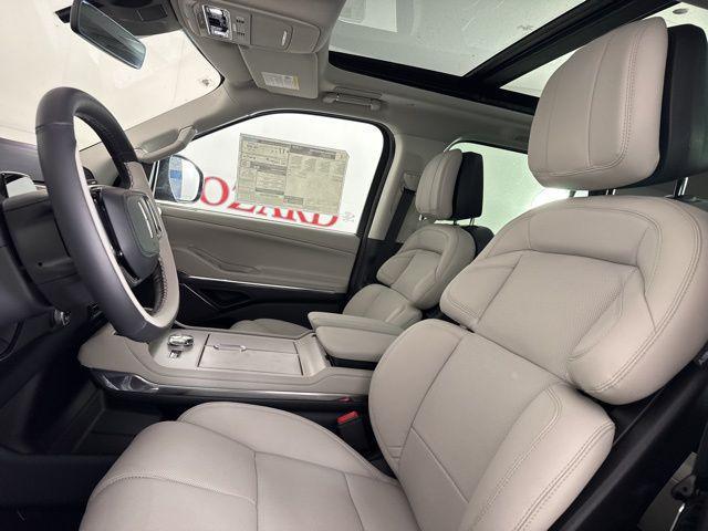 new 2025 Lincoln Navigator car, priced at $100,973