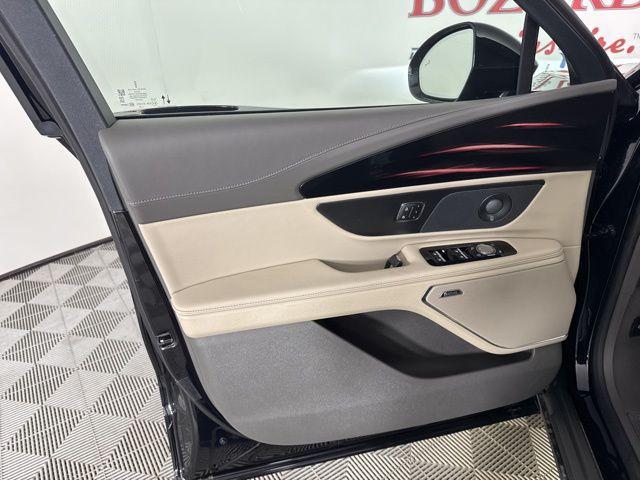 new 2025 Lincoln Nautilus car, priced at $65,064