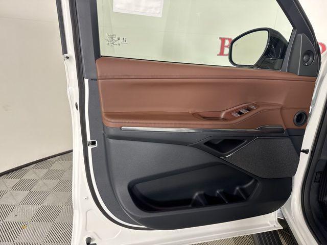 new 2025 Lincoln Navigator car, priced at $102,182